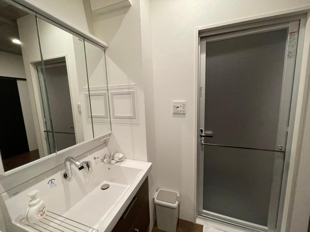 Wolf Pack Apartment 1001 Osaka Bagian luar foto